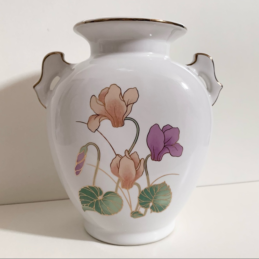 Vintage gold trim floral handle vase